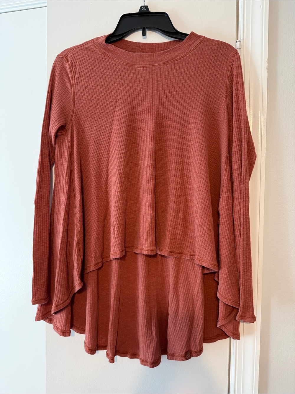 Lululemon Women’s Long Sleeve high low Ribbed Top - Rust L/XL